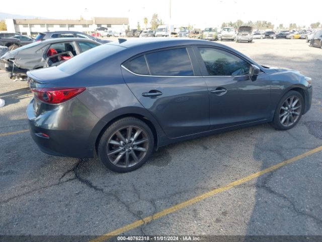 3MZBN1V3XJM253034 Mazda Mazda3 Touring