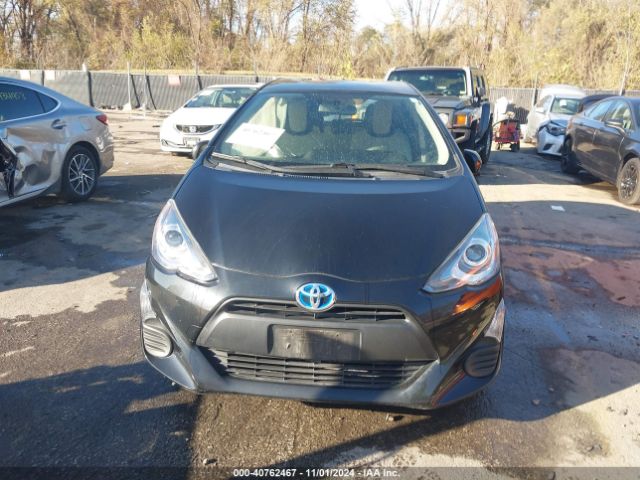 JTDKDTB35G1135520 Toyota Prius C One