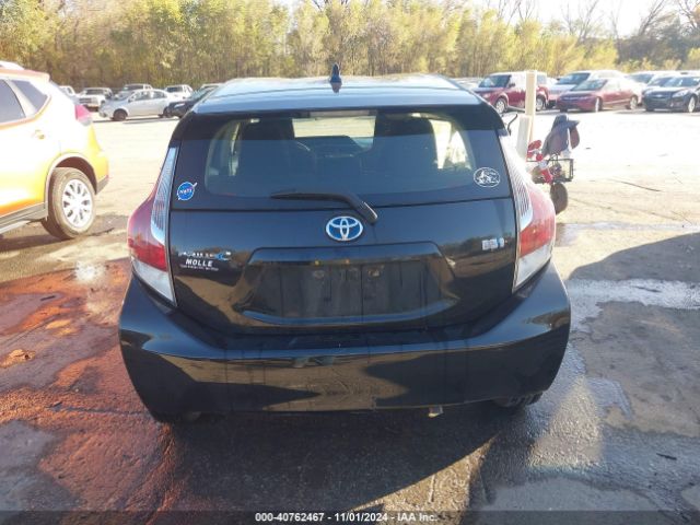 JTDKDTB35G1135520 Toyota Prius C One