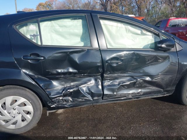JTDKDTB35G1135520 Toyota Prius C One