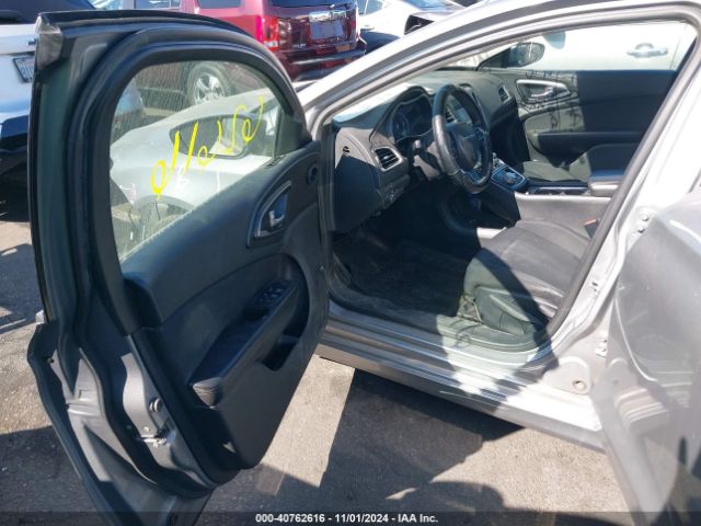 Chrysler 200 Limited 2016 1C3CCCAB6GN144711 Image 5