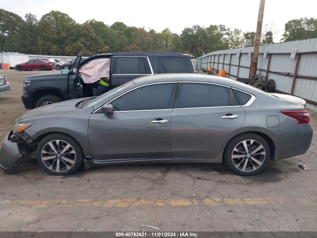 Nissan Altima 2.5 Sr 2017 1N4AL3AP8HC249137 Image 14