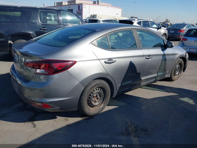 Hyundai ELANTRA SE 2019 5NPD74LF4KH405241 Image 4