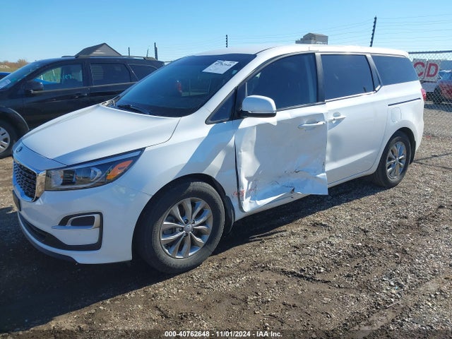 KIA SEDONA LX 2019 KNDMB5C17K6571496 Image 2