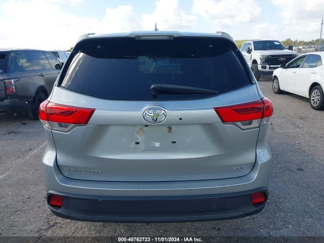Toyota Highlander Xle 2019 5TDKZRFH4KS568915 Image 15