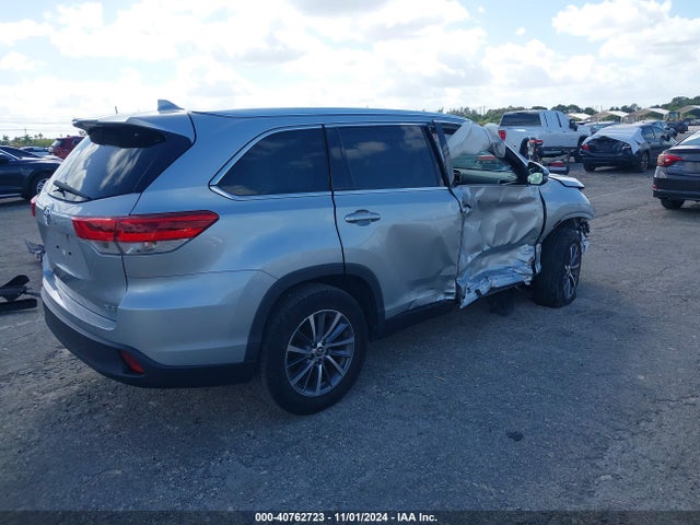 Toyota Highlander Xle 2019 5TDKZRFH4KS568915 Image 4