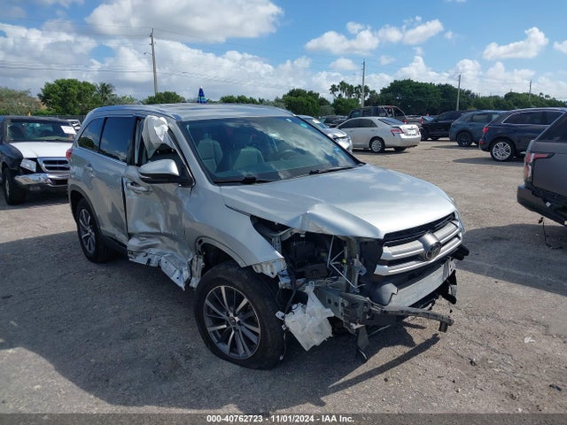 Toyota Highlander Xle 2019 5TDKZRFH4KS568915 Image 6
