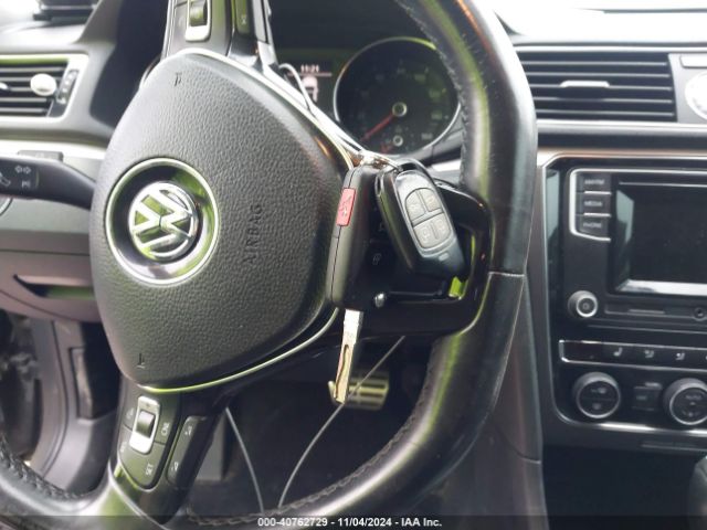 1VWAT7A33GC037028 Volkswagen Passat 1.8t R-line