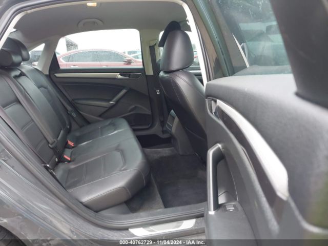 1VWAT7A33GC037028 Volkswagen Passat 1.8t R-line