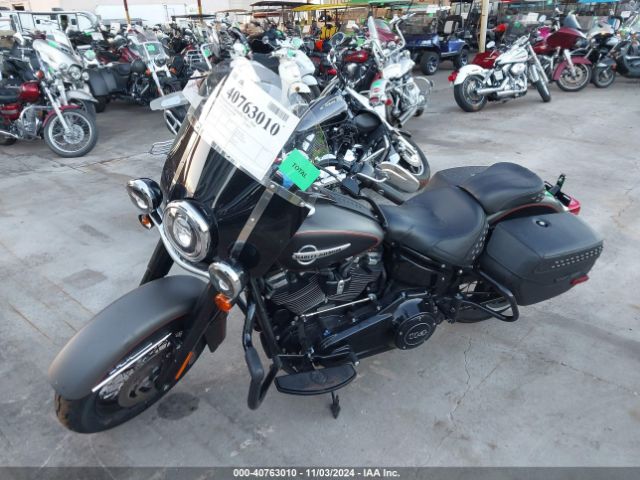 2018 HARLEY-DAVIDSON FLHCS 1HD1YBK11JC038897 Photo 1