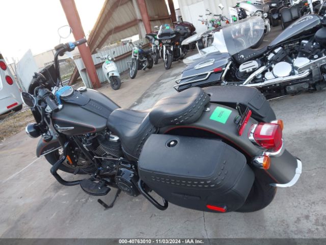 2018 HARLEY-DAVIDSON FLHCS 1HD1YBK11JC038897 Photo 2