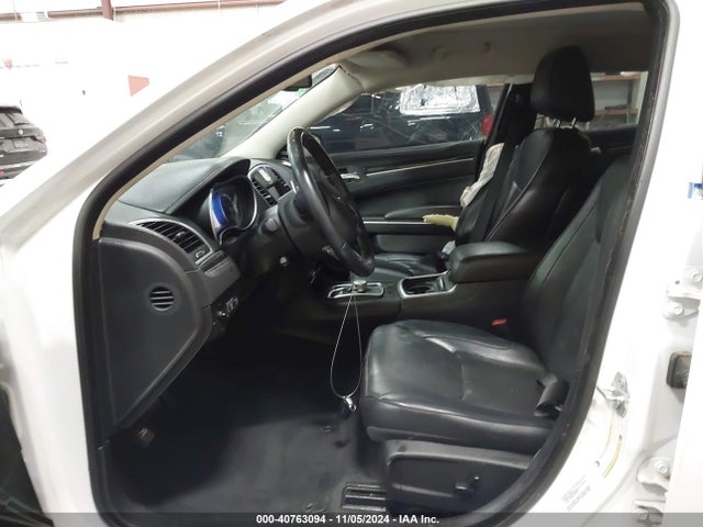 Chrysler 300C 2015 2C3CCAET2FH763434 Image 5