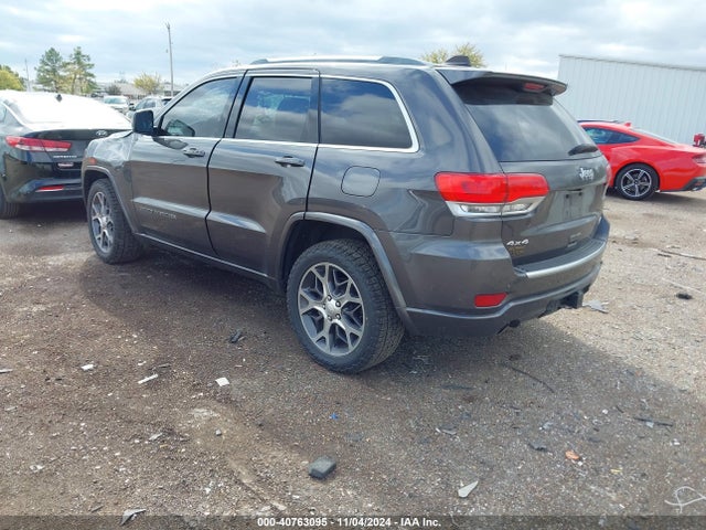 1C4RJFBT1JC256730 Jeep Grand Cherokee Sterling Edition 4x4