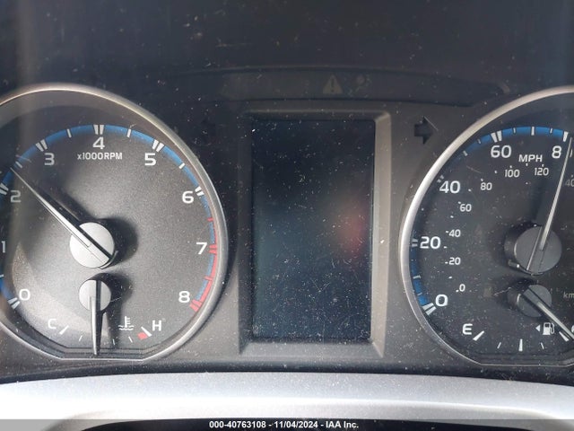 Toyota RAV4 LE 2017 JTMBFREV1HJ131850 Image 15