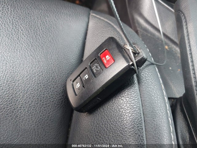 2T3DFREVXHW663558 Toyota Rav4 Platinum