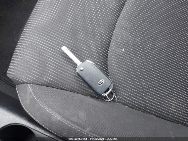 3KPF24AD4KE103090 KIA Forte Lxs