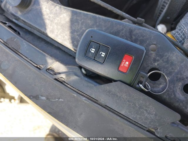 2T3RFREV3JW769443 Toyota Rav4 Adventure/xle
