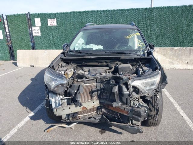 2T3RFREV3JW769443 Toyota Rav4 Adventure/xle