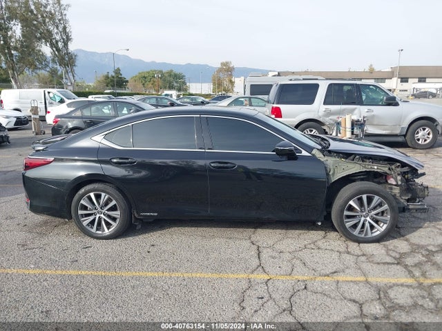 58ACA1C16MU009695 Lexus ES 300H