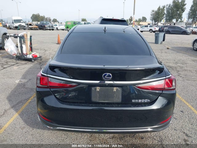 58ACA1C16MU009695 Lexus ES 300H