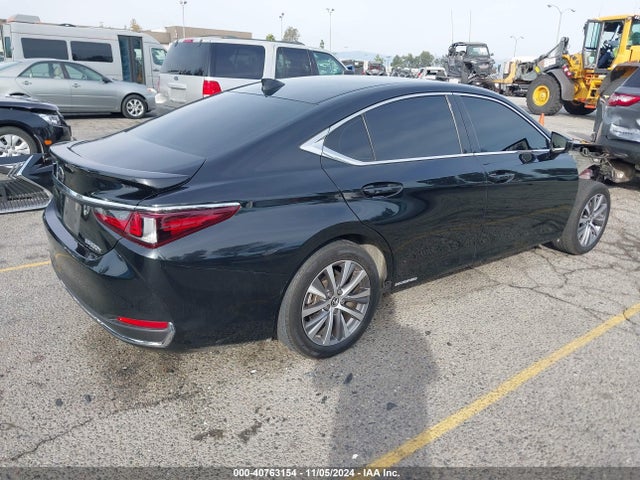 58ACA1C16MU009695 Lexus ES 300H