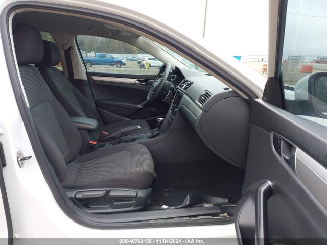 Volkswagen Passat 1.8t S 2017 1VWAT7A38HC012790 Image 5