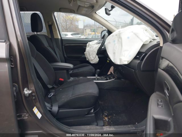JA4AZ3A38LZ016946 Mitsubishi Outlander Es 2.4
