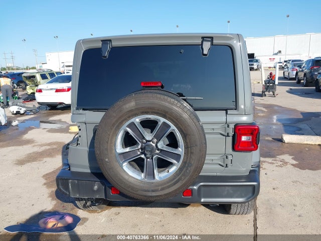 1C4HJXEG1NW257025 Jeep Wrangler Unlimited Sahara 4x4