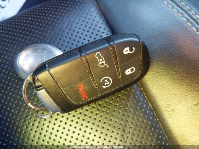1C4RJFCG0HC955746 Jeep Grand Cherokee Overland 4x4