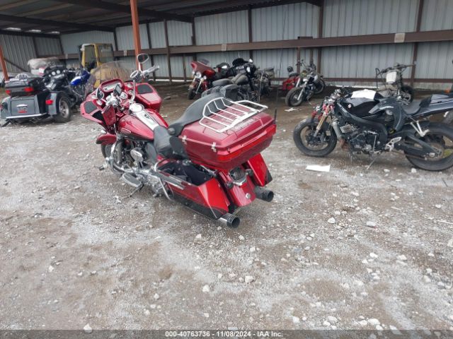 2011 HARLEY-DAVIDSON FLTRUSE 1HD1TA812BB957993 Photo 2