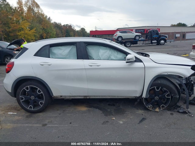 WDCTG4EB1KJ550485 Mercedes-Benz GLA 250