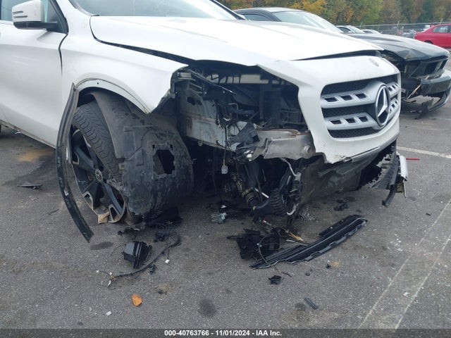 WDCTG4EB1KJ550485 Mercedes-Benz GLA 250