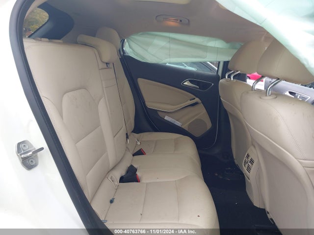 WDCTG4EB1KJ550485 Mercedes-Benz GLA 250