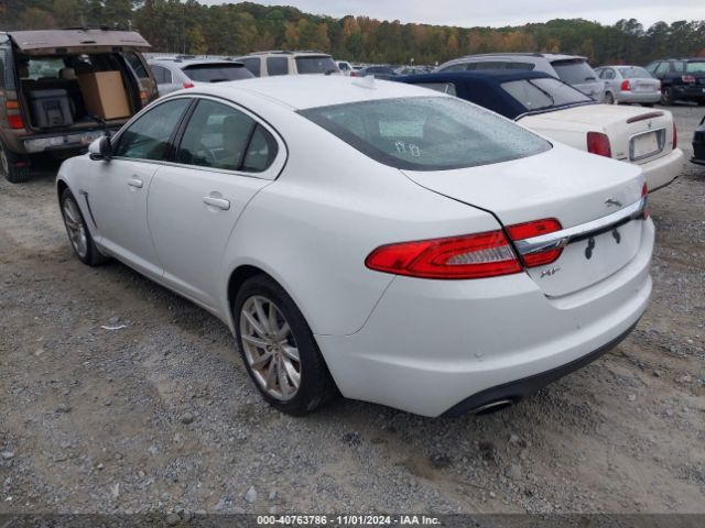 2013 JAGUAR XF SAJWA0ES3DPS75362 Photo 2