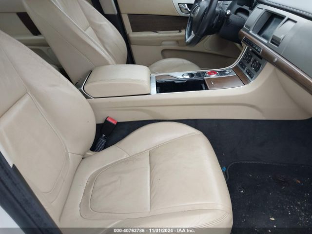 2013 JAGUAR XF SAJWA0ES3DPS75362 Photo 4