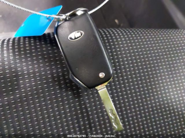 3KPF24AD9KE105501 KIA FORTE FE