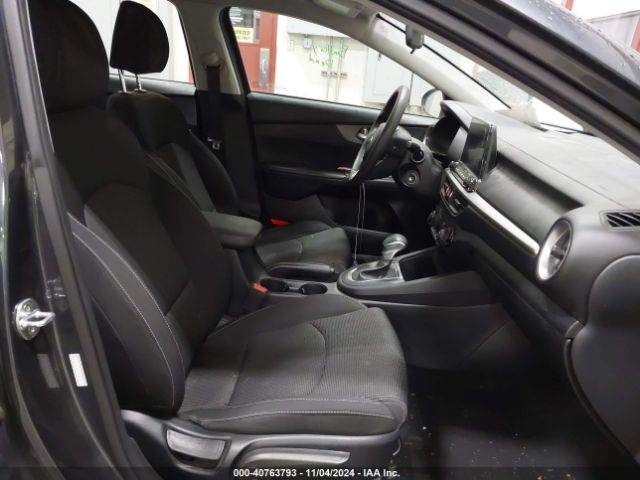 3KPF24AD9KE105501 KIA FORTE FE