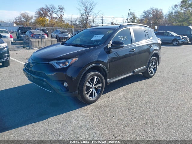 Toyota Rav4 Xle 2017 2T3RFREV0HW598869 Image 2