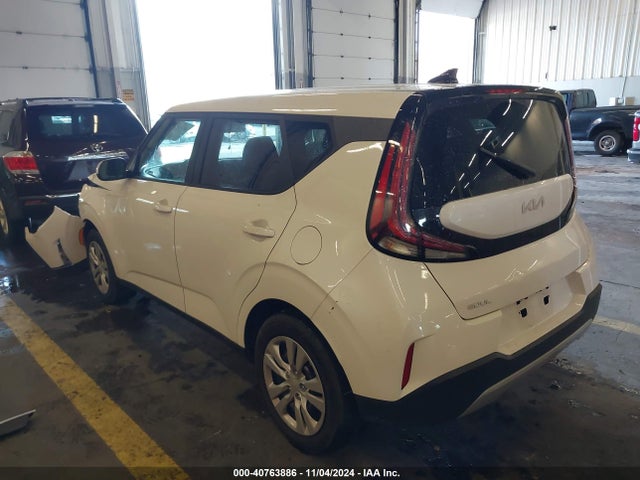 KIA SOUL LX 2023 KNDJ23AU0P7856398 Image 3