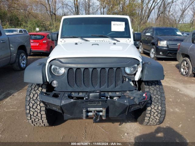 1C4BJWDG4HL561487 Jeep Wrangler Unlimited Sport 4x4