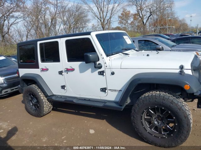 1C4BJWDG4HL561487 Jeep Wrangler Unlimited Sport 4x4