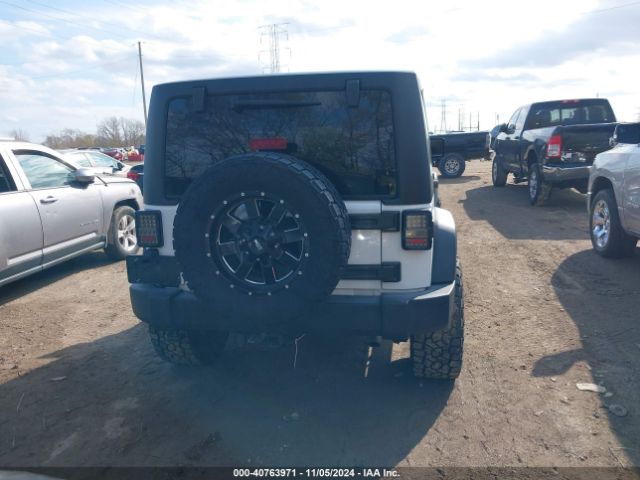 1C4BJWDG4HL561487 Jeep Wrangler Unlimited Sport 4x4