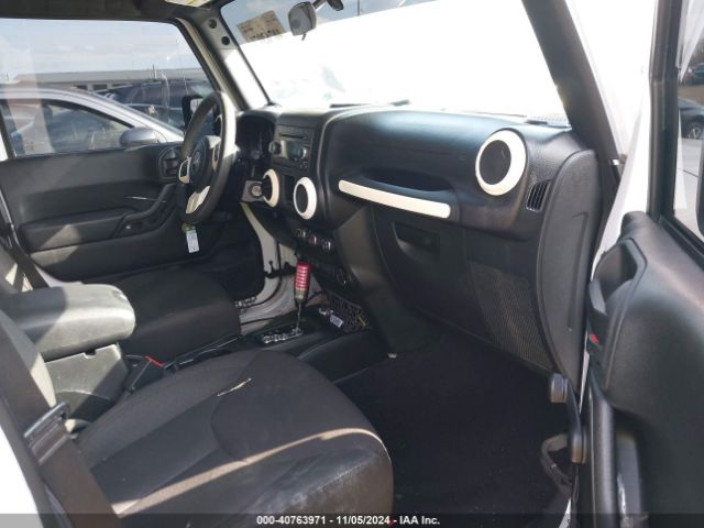1C4BJWDG4HL561487 Jeep Wrangler Unlimited Sport 4x4
