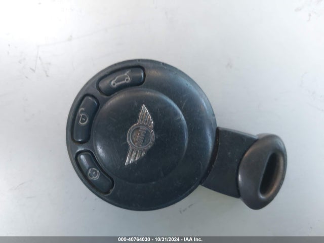 2008 MINI COOPER WMWMF33518TT66713 Photo 10