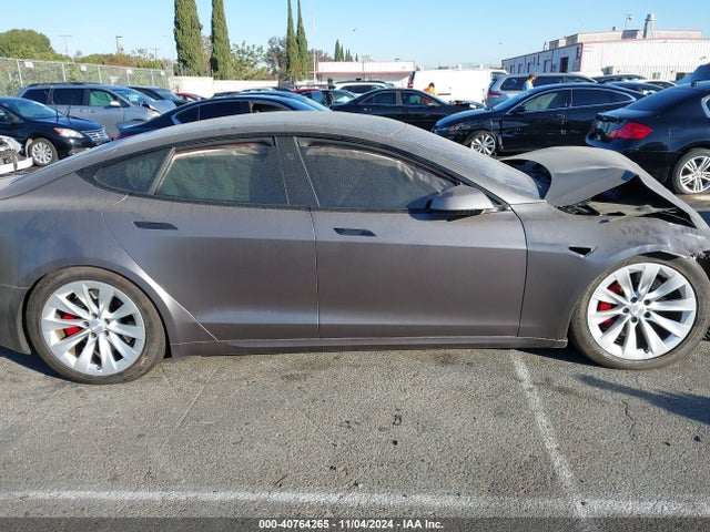 Tesla Model S Plaid Tri Motor All-wheel Drive 2021 5YJSA1E69MF432022 Image 13