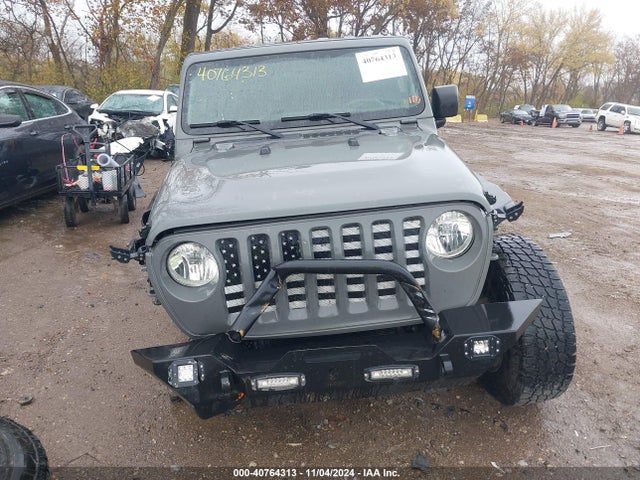 1C4HJXDG0JW297642 Jeep Wrangler Unlimited Sport S 4x4