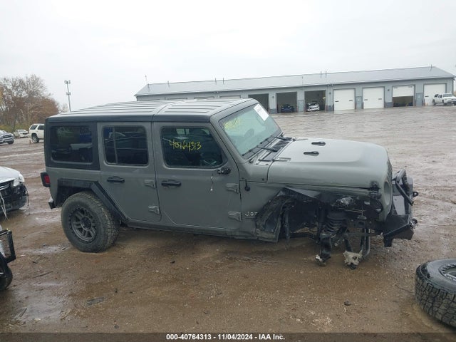 1C4HJXDG0JW297642 Jeep Wrangler Unlimited Sport S 4x4
