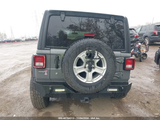 1C4HJXDG0JW297642 Jeep Wrangler Unlimited Sport S 4x4
