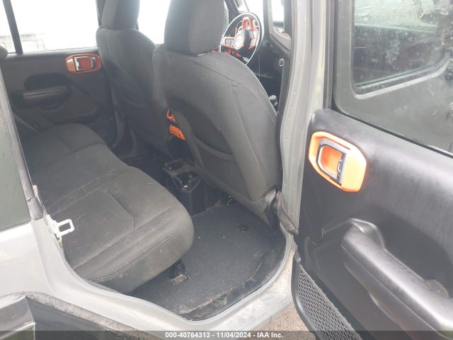 1C4HJXDG0JW297642 Jeep Wrangler Unlimited Sport S 4x4