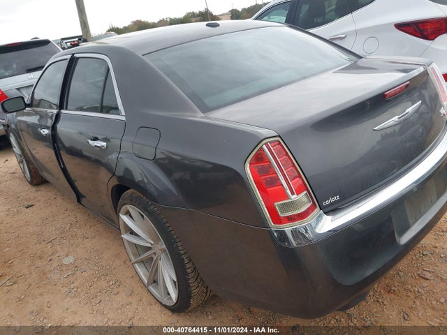 Chrysler 300C 2014 2C3CCAET6EH148528 Image 3